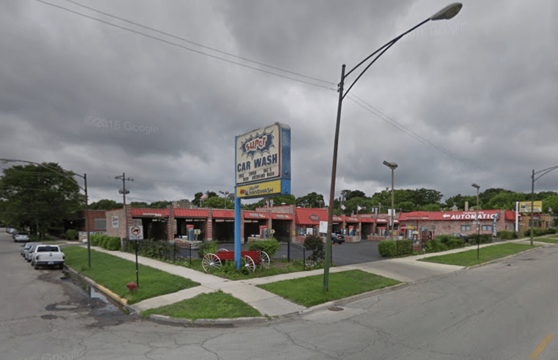 The carwash on the 5400 block of North Damen. Image: Google Street View