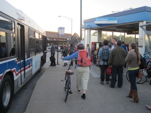During rush hours there are often long lines at 'L' stations to board buses. Prepaid boarding could shorten travel times. Photo: John Greenfield