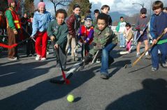 Playing road hockey in Vancouver. Photo: Pete via Flickr