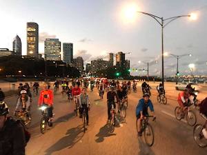 During the 20th anniversary ride, Critical Mass participants took over Lake Shore Drive for the first time in years. Photo: Miloš Otić