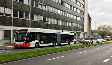 Electric bus in Cologne with en-route charging. Photo: Steven Vance
