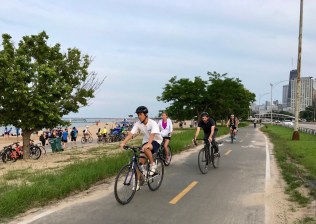 On hot days it's worth detouring to the Lakefront Trail for cooler temps. Fortunately, bike/ped trail separation has been completed along much of the shore, including the congested stretch between North and Fullerton. Photo: John Greenfield