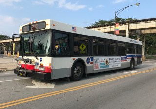 A 31st Street bus near IIT. Photo: John Greenfield