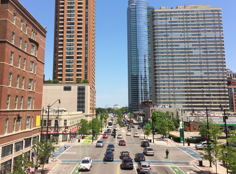 Roosevelt Road, as seen from the CTA's Roosevelt 'L' station platform. Photo: Yonah Freemark
