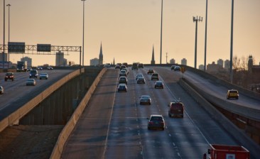 Traffic on I-55. The CMAP plan calls for widening this expressway, as well as I-290. Photo: Eric Allix Rogers