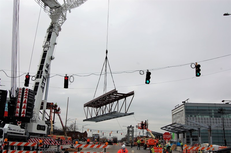 Installing the new sky bridge across 95th Street at the Red Lines's south terminal. Photo: CTA
