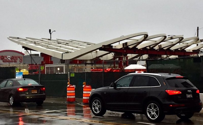The new Belmont Blue Line station canopy takes shape at Belmont and Kimball in Avondale. Photo: Nathan Olson