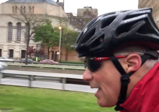 Rahm Emanuel on the Lakefront Trail in Lakeview this morning, departing on his two-week, 1,000-mile bike trip around Lake Michigan. Image: John Greenfield