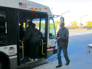 Boarding an Ashland Avenue bus. Photo: John Greenfield
