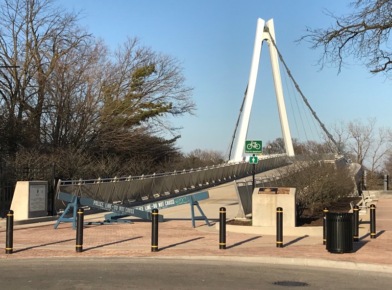 The 35th Street bike/ped bridge to the lakefront as it appeared last month. Photo: John Greenfield