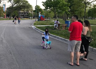 Last weekend Humboldt Park's ring road was car-free due to a parking ban, giving us a taste of what to expect from Slow Streets. Photo: John Greenfield