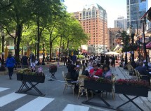 An extra-large outdoor dining area at Tavern on Rush on pedestrianized Rush Street. Photo: John Greenfield