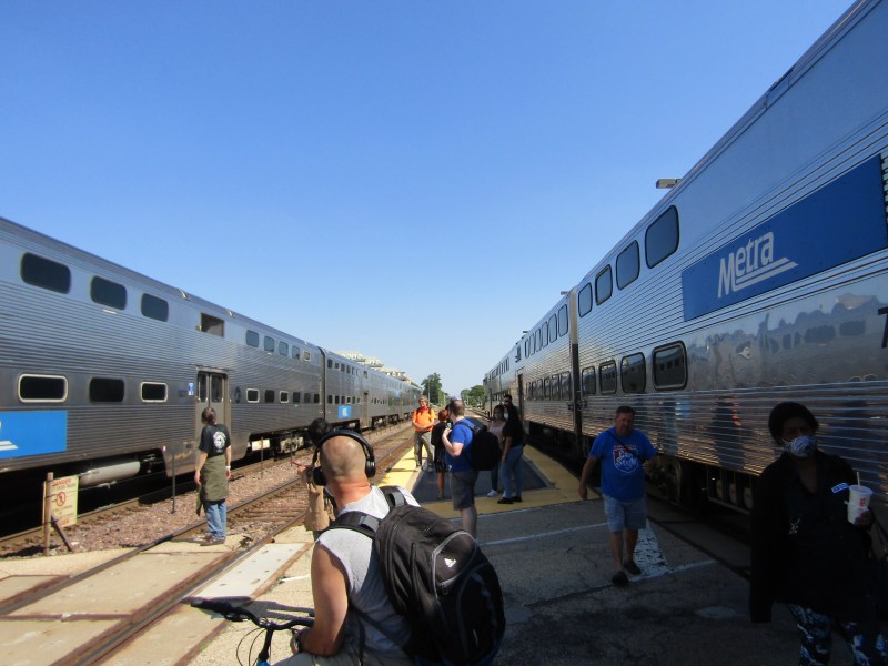 Inbound and outbound trains stop at Union Pacific Northwest Metra Line's Palatine station during rush hour. Photo: Igor Studenkov