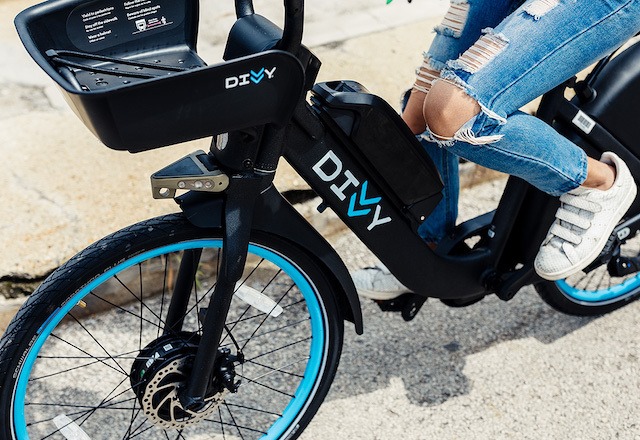 A Divvy e-bike.