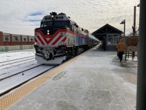 A Union Pacific North train pulls into the Ravenswood station. Photo: John Greenfield