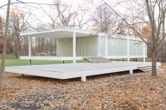 A new Metra station would make it easier to visit architect Ludwig Mies Van Der Rohe's Farnsworth House in Plano. Photo: Wikipedia