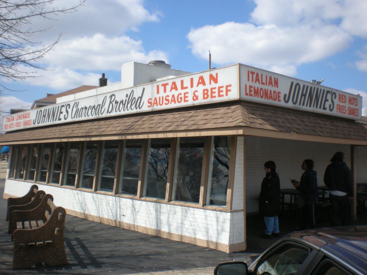 Johnny's Beef in Elmwood Park. Photo: Johnny's Beef