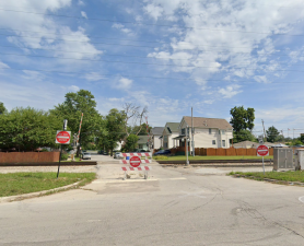 The 102nd Place and Vincennes Metra crossing, where Pruitt was killed. Image: Google Maps