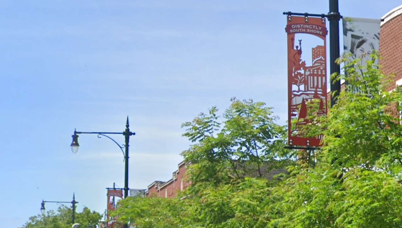 New lamps and community identifiers on 71st. Image: Google Maps