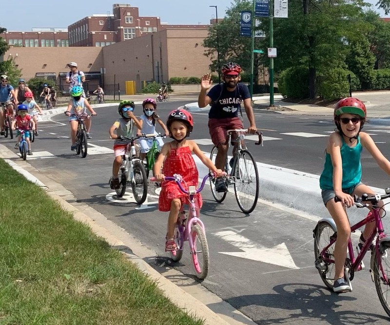Roscoe Village Kidical Mass rides in the Campbell protected bike lanes. Photo: Rebecca Resman