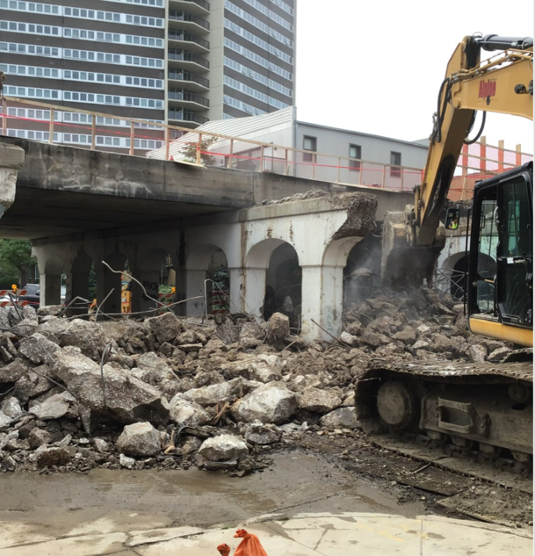 9 out 11 viaducts over cross streets have been demolished. Photo: CTA