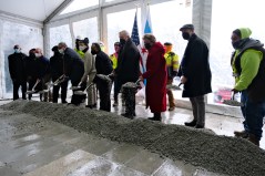 Officials, including local alderman Tom Tunney (44th), CTA President Dorval Carter, Jr., Mayor Lori Lightfoot, Senator Dick Durbin, and Representative Jan Schakowsky, at yesterday's groundbreaking. Photo: City of Chicago