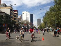 Una ciclovía/calles abiertas en la Ciudad de México. Foto: John Greenfield