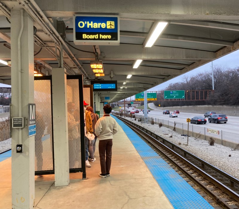The Montrose Blue Line station. Photo: John Greenfield