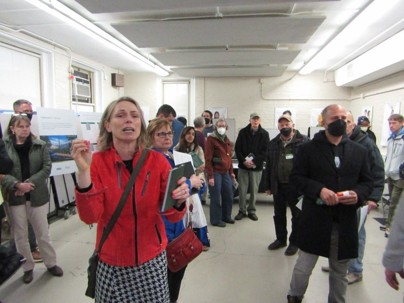 Brenda Barrie, who led the charge to demand a town hall format, and other residents at last week's meeting. Photo: Igor Studenkov