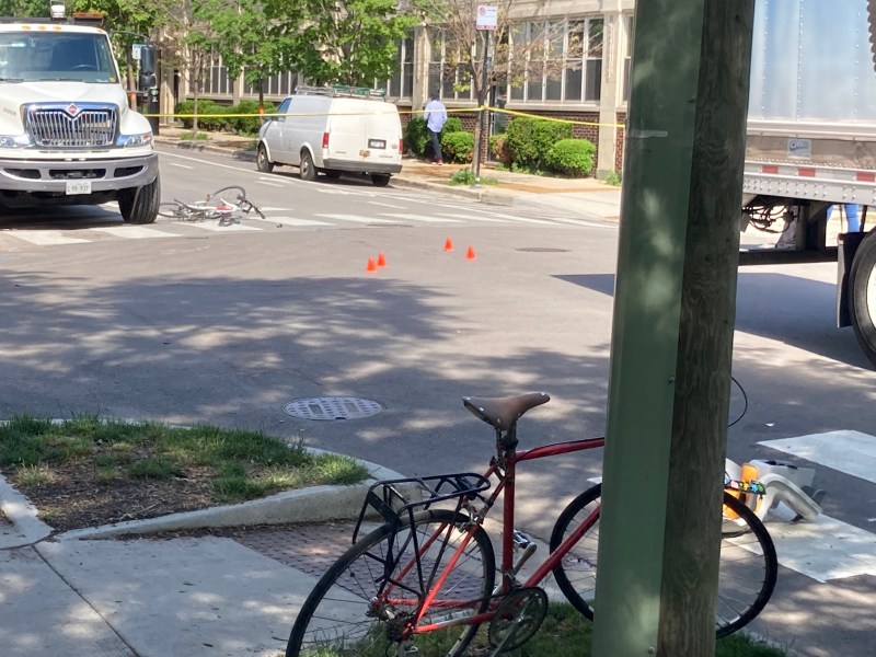 The ComEd truck, the mother's bicycle, the father's bike, the child seat, and the Mondelez truck. Photo: John Greenfield