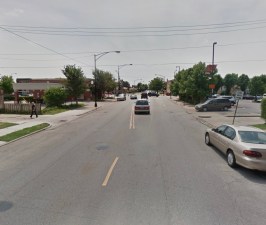 Looking south on the 6200 block of South Austin at a location where an alley intersects with the avenue. Image Google Docs