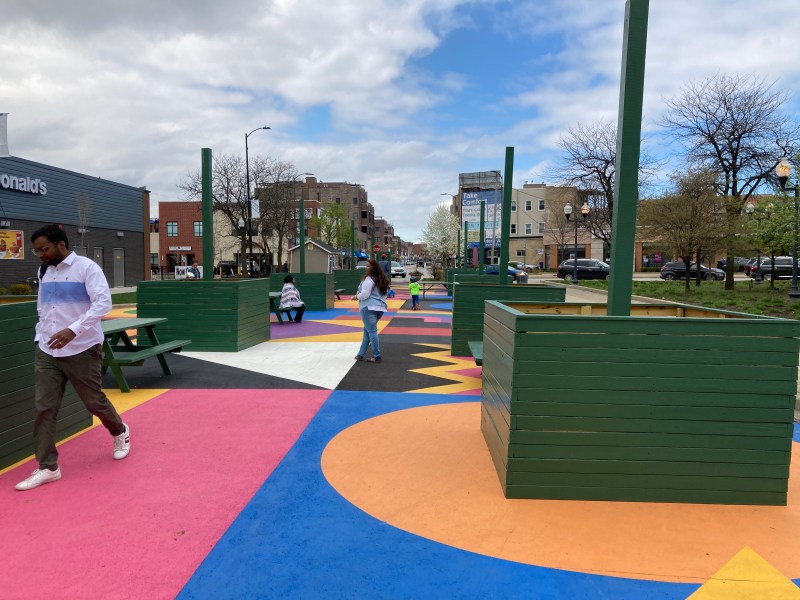 The Ainslie Art Plaza in Lincoln Square, before a reckless driver destroyed it. Photo: John Greenfield