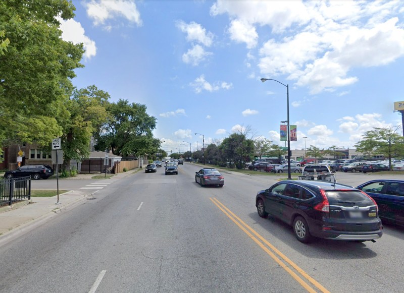 Addison/Drake, looking east. The bike crash took place in the crosswalk to the left. Image: Google Maps